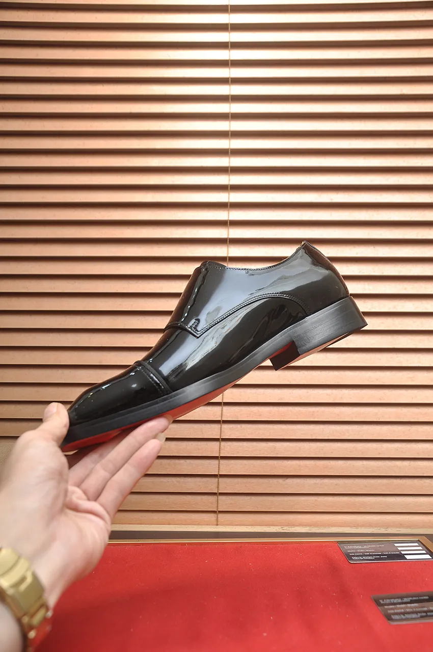 Men's shoes 💰620💶 [Chrstian Loubotin] Red-soled shoes 💋Original mold opening, the highest version on the market, purely handmade ➕Imported cowhide uppers, first-layer water-dyed cowhide lining! Original EU high-gloss outsole. 38 to 45 (45 customized)